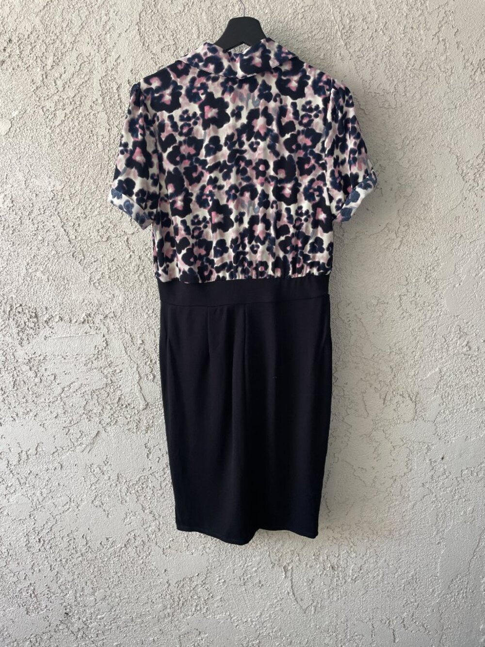 Torrid Abstract Animal Print Faux Wrap V-Neck Short Sleeve Dress Size Medium - Picture 2 of 8